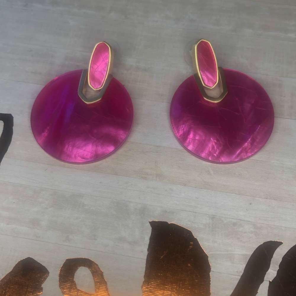 Kendra Scott pink disc earrings